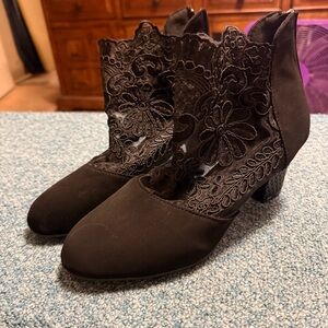 Black Lace Embroidered Women's Ankle Boots